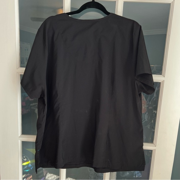 Black scrub set, includes top and bottoms - Picture 7 of 16